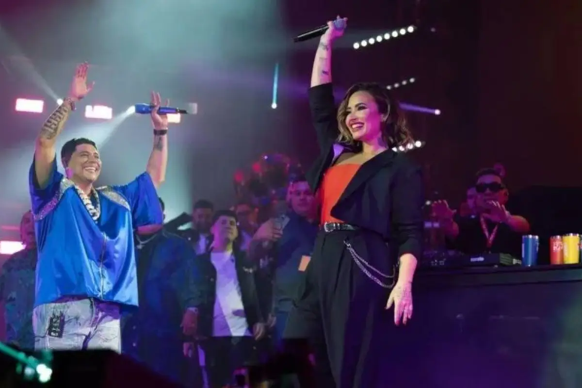 Demi Lovato y Grupo Firme, 