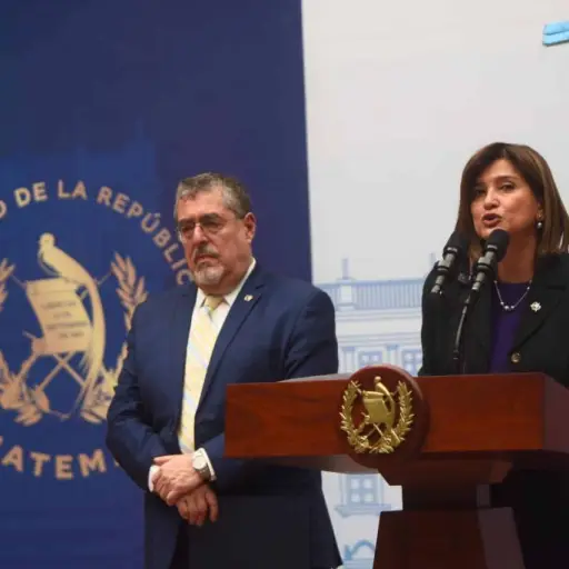 El presidente Bernardo Arévalo y la vicepresidenta Karin Herrera durante una conferencia de prensa. ,Archivo - Omar Solís/EU