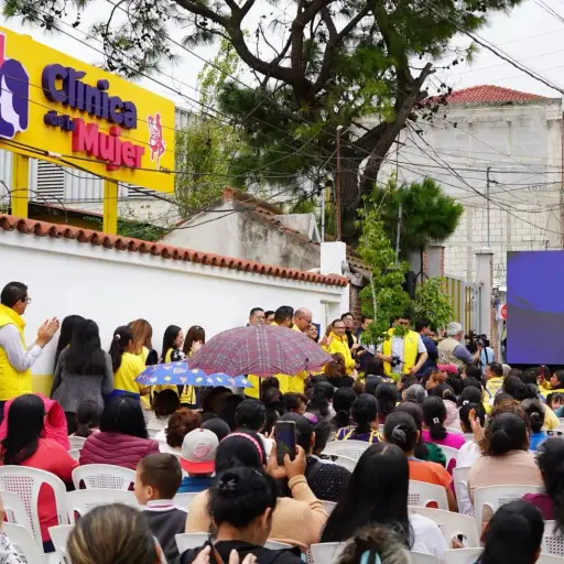 Clinica medica mujer santa Catarina Pinula ,