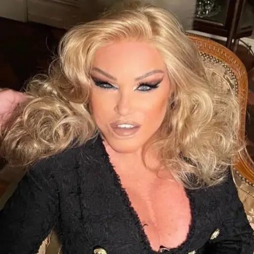 Mujer gata cirugías ,