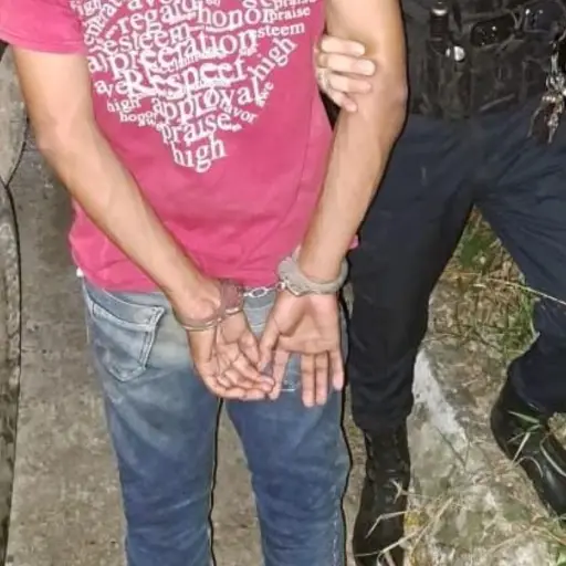 El detenido fue llevado ante un juzgado de turno por parte de la PNC. Foto: PNC.