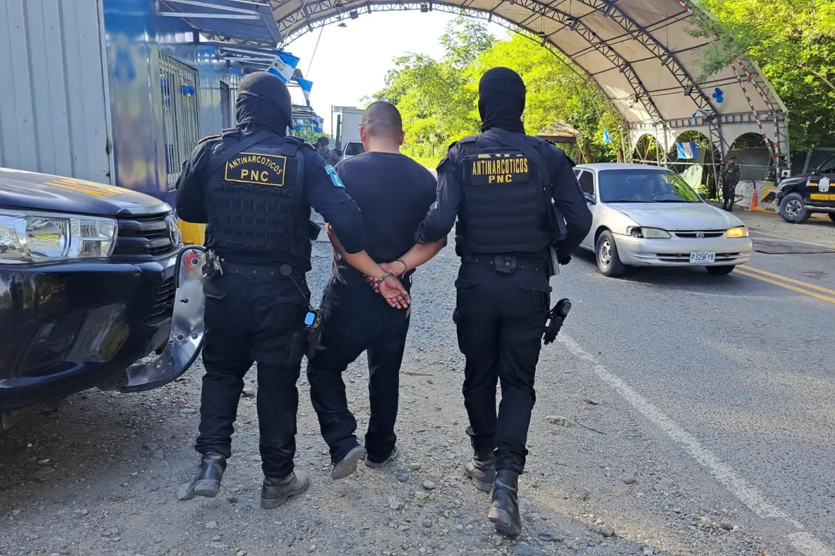 La captura se ejecutó en un puesto de registro del departamento de Izabal. Foto: PNC.