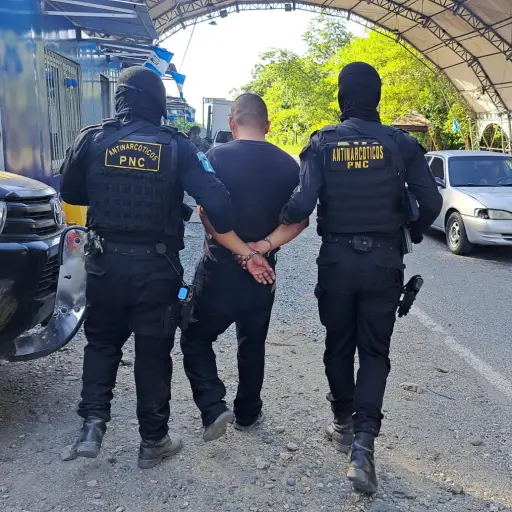La captura se ejecutó en un puesto de registro del departamento de Izabal. Foto: PNC.