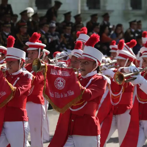 Las bandas escolares desfilan en todo el país este domingo. Foto: Álex Meoño. 