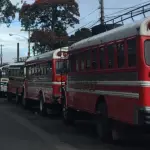 Transporte extraurbano suspende manifestación y se mantiene en asamblea permanentet