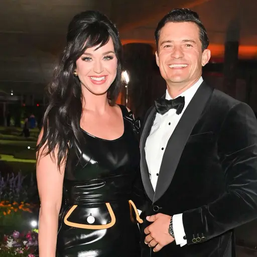 katy-perry-orlando-bloom-110623-1-70567796ab3244cf9c3e74f2b5ea0184 ,