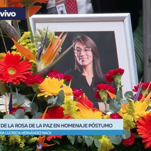 homenaje-lucrecia-hernandez-mack-emisoras-unidas(1) ,