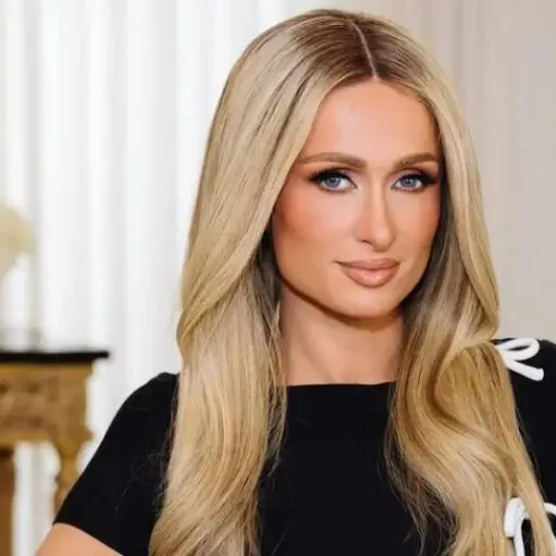 Paris Hilton ,