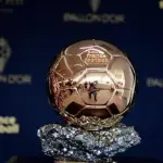 Galardón que se le entrega al ganador del Balón de Oro - EFE