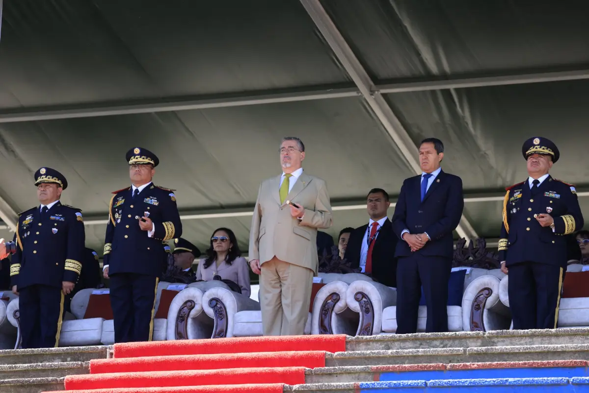 El presidente Bernardo Arévalo también pidió revisar toda la doctrina militar. Foto: Gobierno de Guatemala.