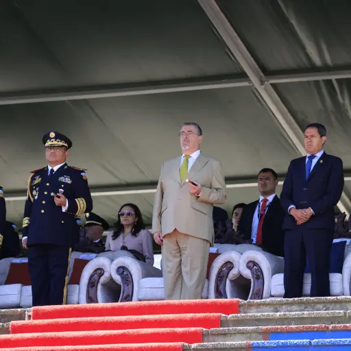 El presidente Bernardo Arévalo también pidió revisar toda la doctrina militar. Foto: Gobierno de Guatemala.