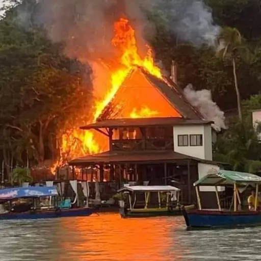 Usuarios en redes sociales compartieron las imágenes del siniestro. 