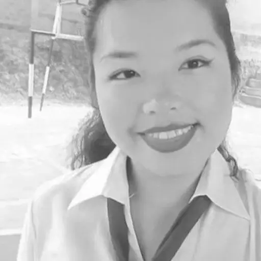 estudiante-apunala-a-su-companera-salon-de-clases ,