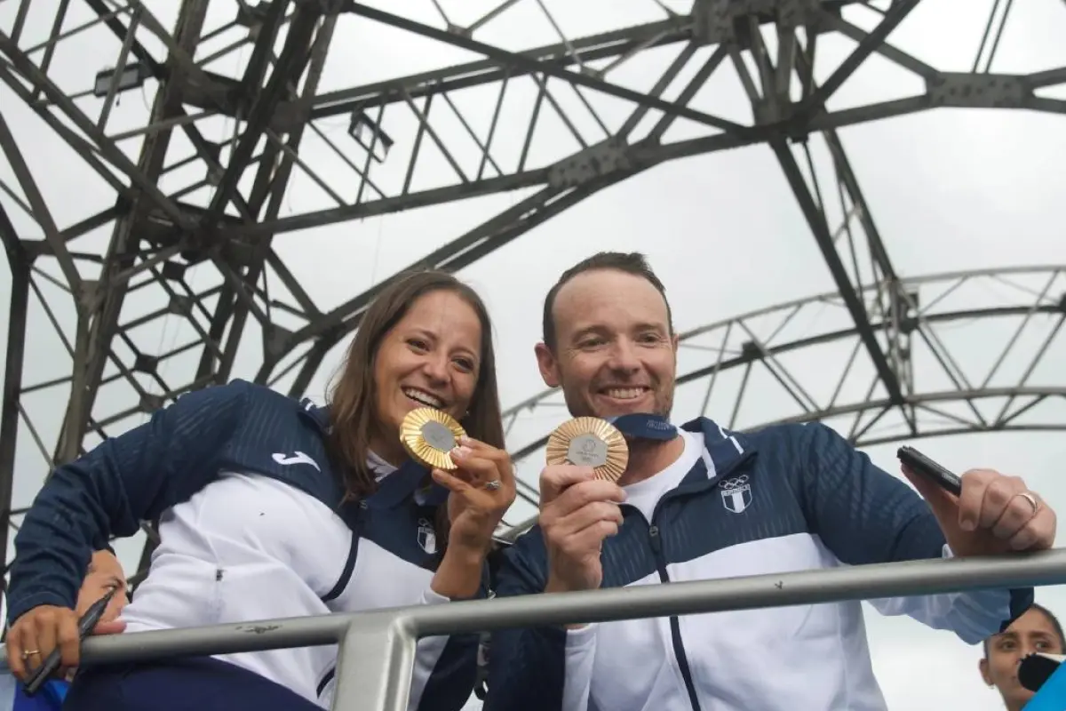 adriana-ruano-sorprenden-con-medallas-gigantes-agosto-2024-emisoras-unidas.webp, 