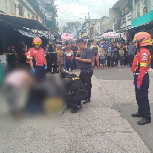 Bomberos Municipales atendieron a un joven de 18 años en Ciudad Real 1, zona 12 de Villa Nueva. 