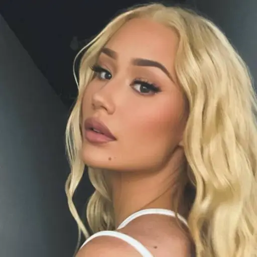 Iggy Azalea ,