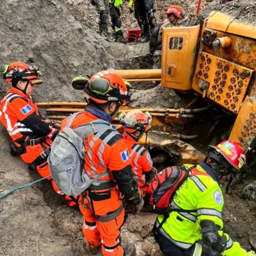 Al menos siete personas fallecieron en El Quiché a causa de un derrumbe la semana pasada. Foto: Bomberos. 