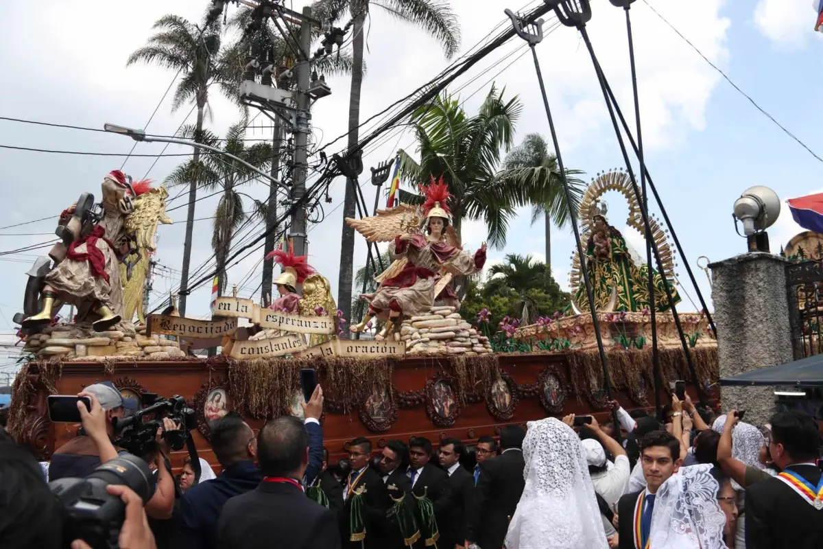 El anda instó a perseverar en la oración. Foto: Alex Meoño.