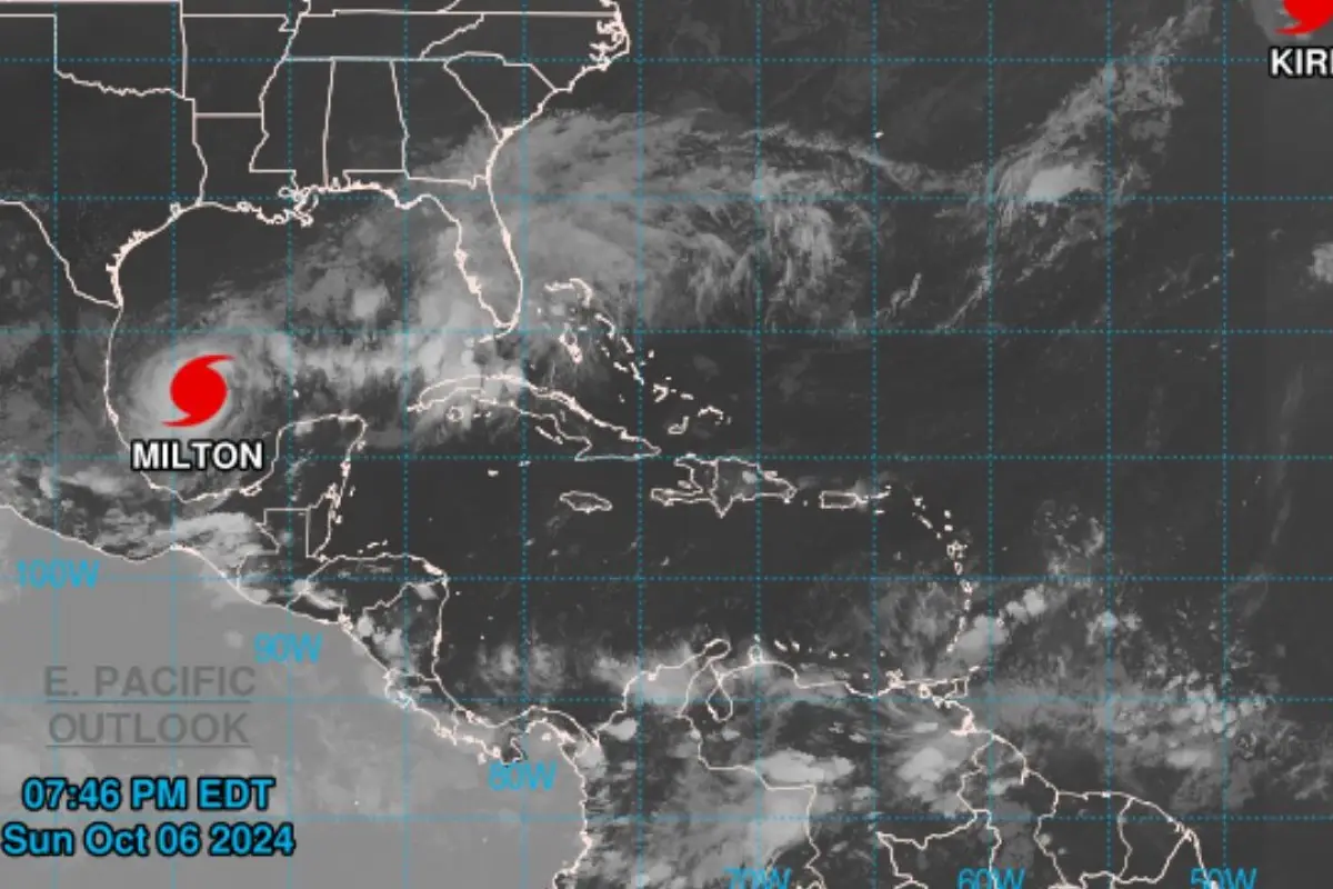 Imagen satelital del Centro Nacional de Huracanes de Estados Unidos.