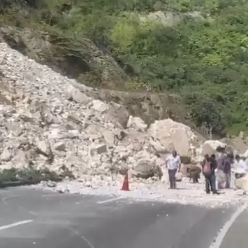 Derrumbe en el kilometro de la carretera al Atlántico - Foto CIV ,