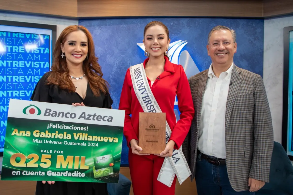 Banco Azteca entrega premio a Miss Universe Guatemala, 