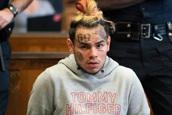 VIDEO: Tekashi 6ix9ine ingresa a la misma prisión que Maduro