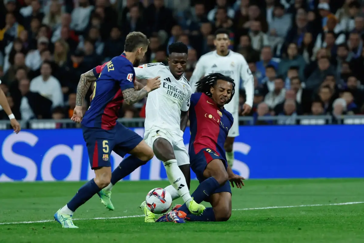 vinicius-se-solidariza-por-insultos-racistas-en-el-clasico-octubre-2024-scaled-1.webp, 