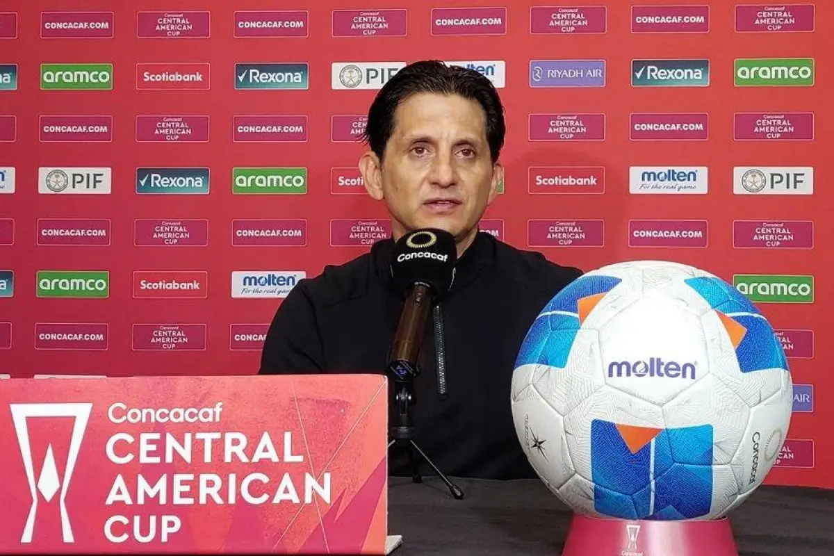 ronald-gonzlaez-conferencia-de-prensa-pospartido-copa-centroamericana-octubre-2024-1.webp, 