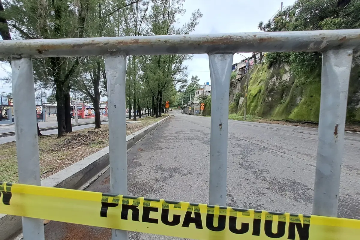 En el lugar se realizarán cierres parciales para desmontar la pasarela antigua. Foto: Omar Solís/ArchivoEU