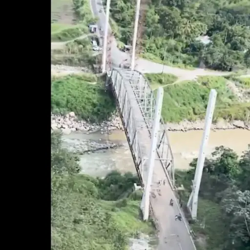 El paso está cerrado en el puente Nahualate debido a daños en su estructura. Foto: CIV
