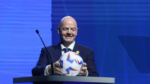 Infantino habría negociado la final del Mundial 2030 para conservar el poder