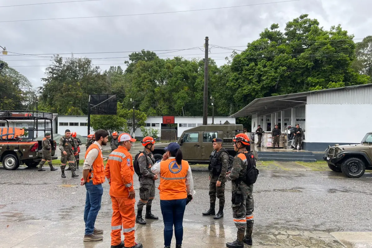 Equipos de respuesta inmediata ya se ubican en los tres departamentos donde se esperan más consecuencias por Sara. Foto. Conred.