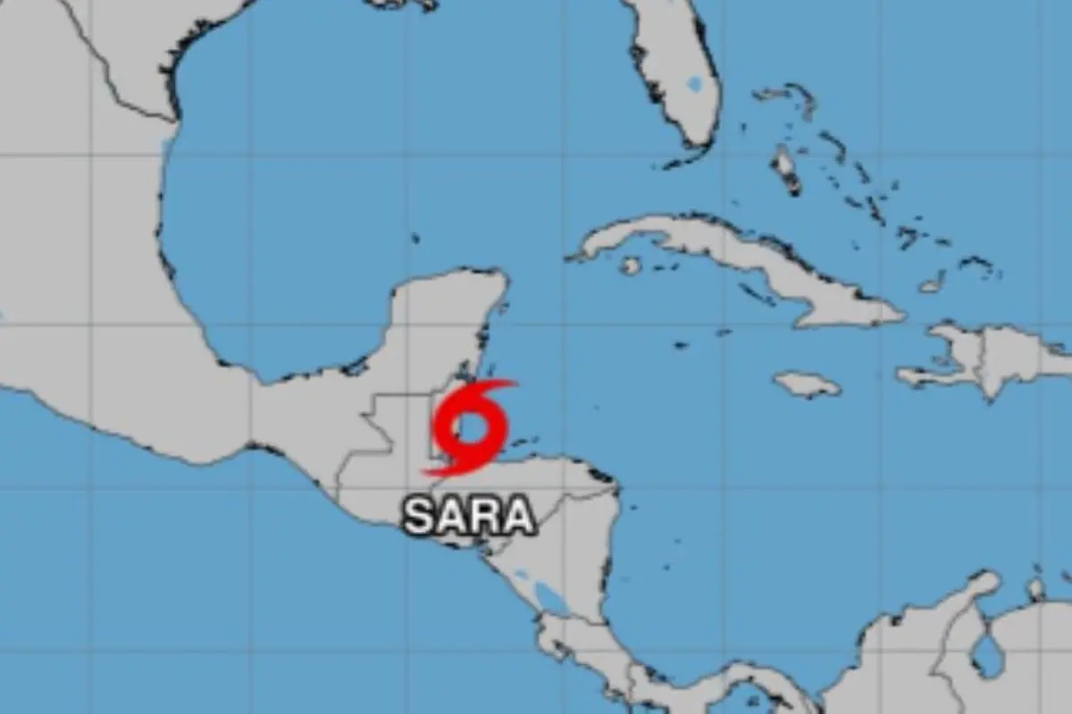 Se espera que el centro del ciclón llegue hoy a Belice y después a Guatemala. Imagen del Centro Nacional de Huracanes de EE. UU.