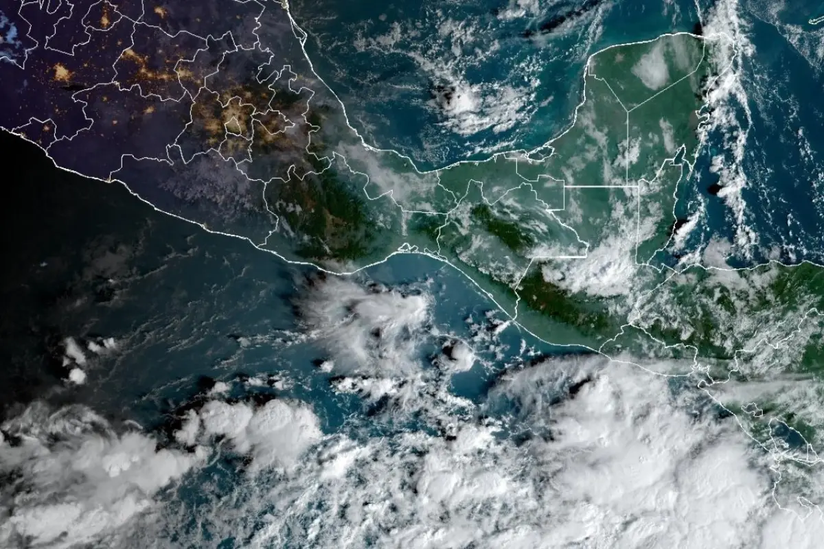 Las imágenes satelitales de la Administración Nacional, Oceánica y Atmosférica muestran nublados parciales sobre el país. 