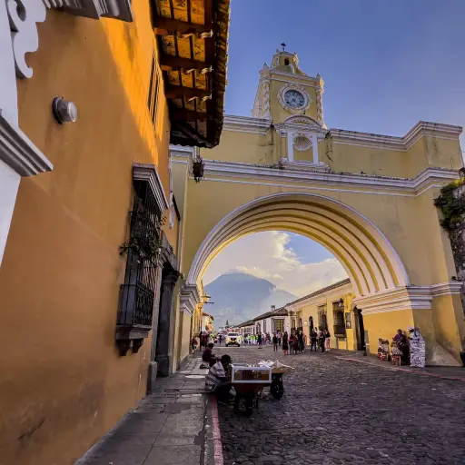 La Calle del Arco, en Antigua Guatemala (Guatemala). Foto: EFE