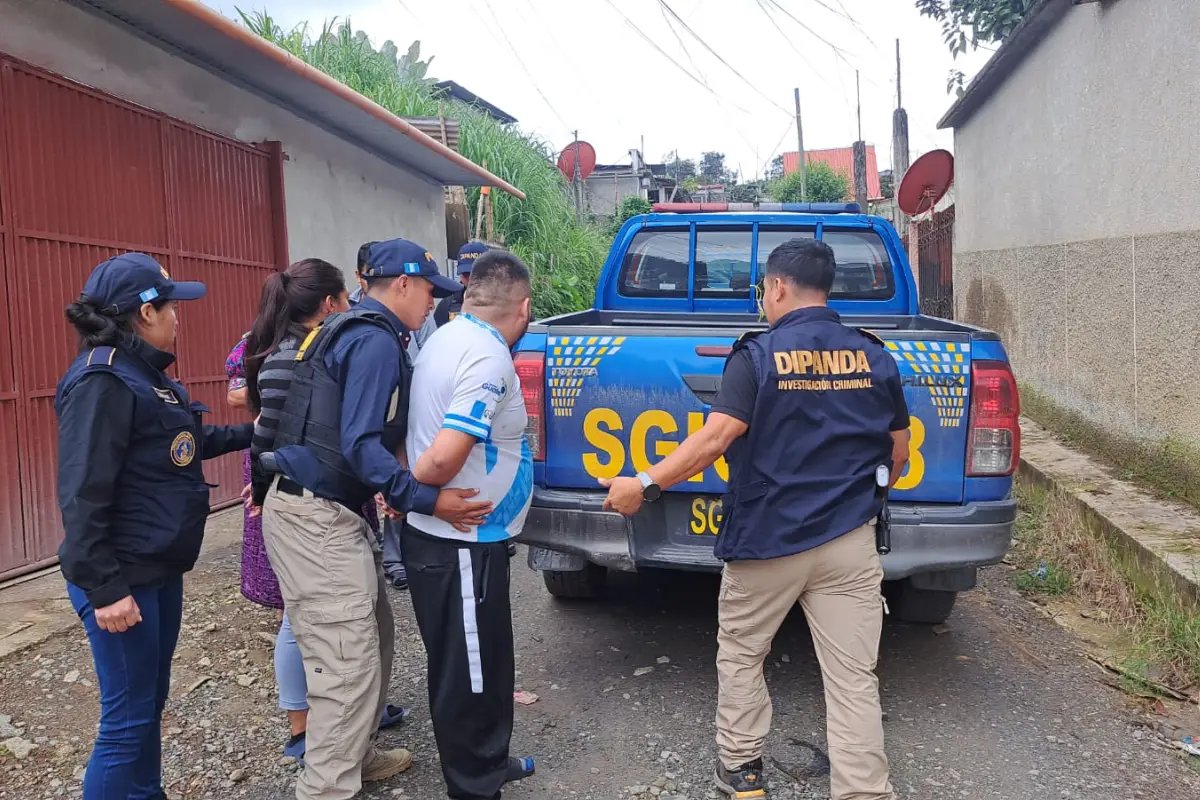 Los detenidos fueron trasladados a un juzgado de turno. Foto: PNC.