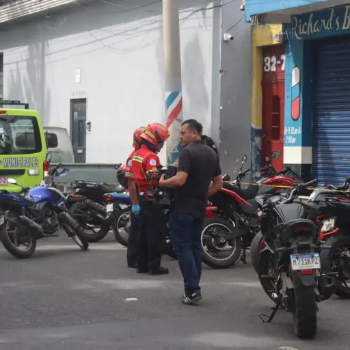 Las autoridades investigan la forma en que ocurrió el ataque armado, para dar con los responsables. Foto: Bomberos Voluntarios.
