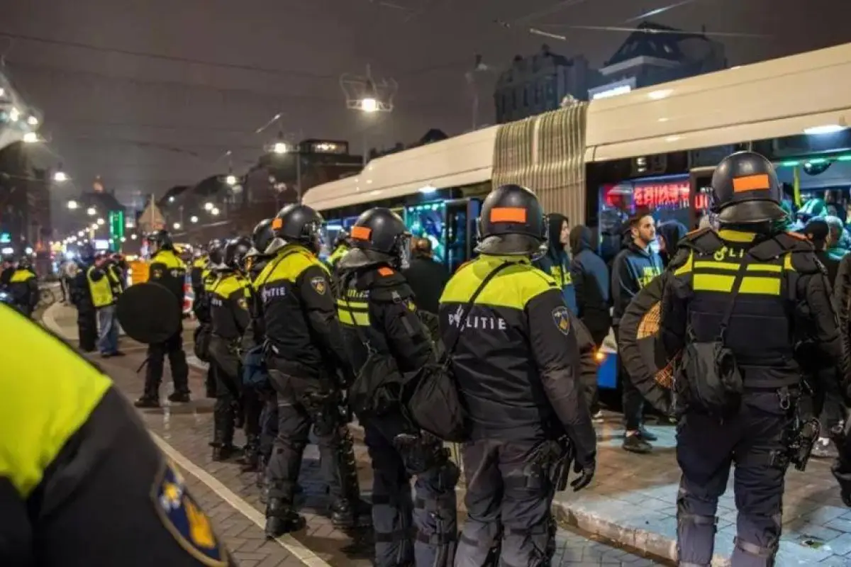 amsterdam-heridos-y-detenidos-tras-enfrentamientos-noviembre-2024-1.webp, 