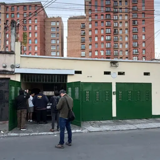 Los operativos se realizan en inmuebles de las zonas 1, 5 y 7 de la ciudad de Guatemala y en la zona 4 del municipio de Mixco. Foto: MP.