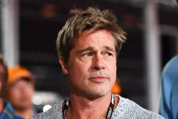 Brad Pitt sufre aparatoso desmayo en el Gran Premio de Las Vegas