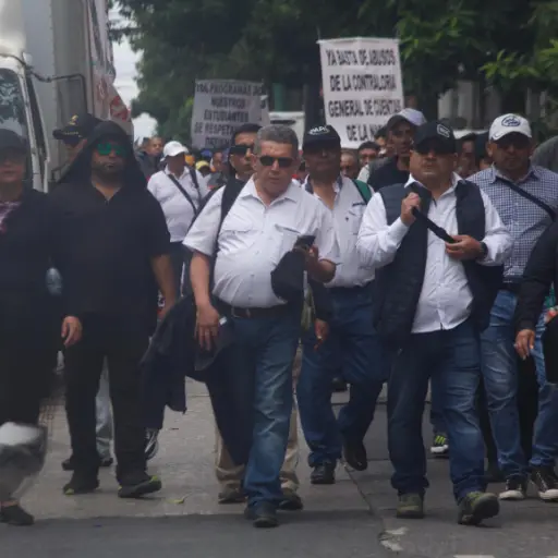 Integrantes del sindicato del magisterio, encabezados por Joviel Acevedo, realizan una manifestación en la capital. ,Omar Solís/Emisoras Unidas