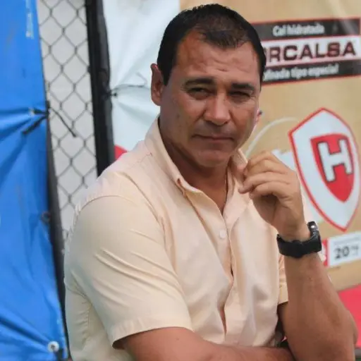 mauricio-tapia-nuevo-tecnico-de-antigua-diciembre-2024 (3) ,