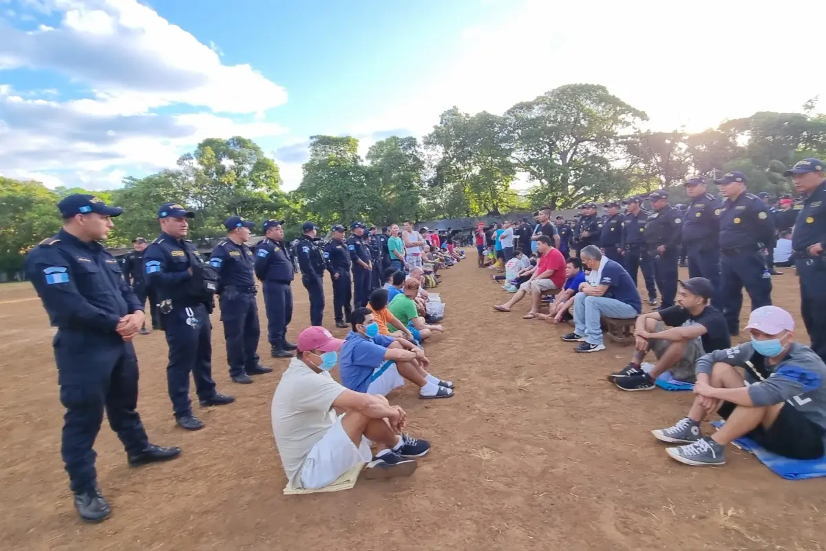 Allanan la Granja Penal Canadá en búsqueda de ilícitos, 