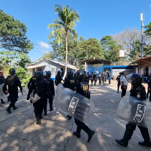 La requisa se inició a eso de las 6:00 horas en la Granja Penal Canadá. Foto; PNC.