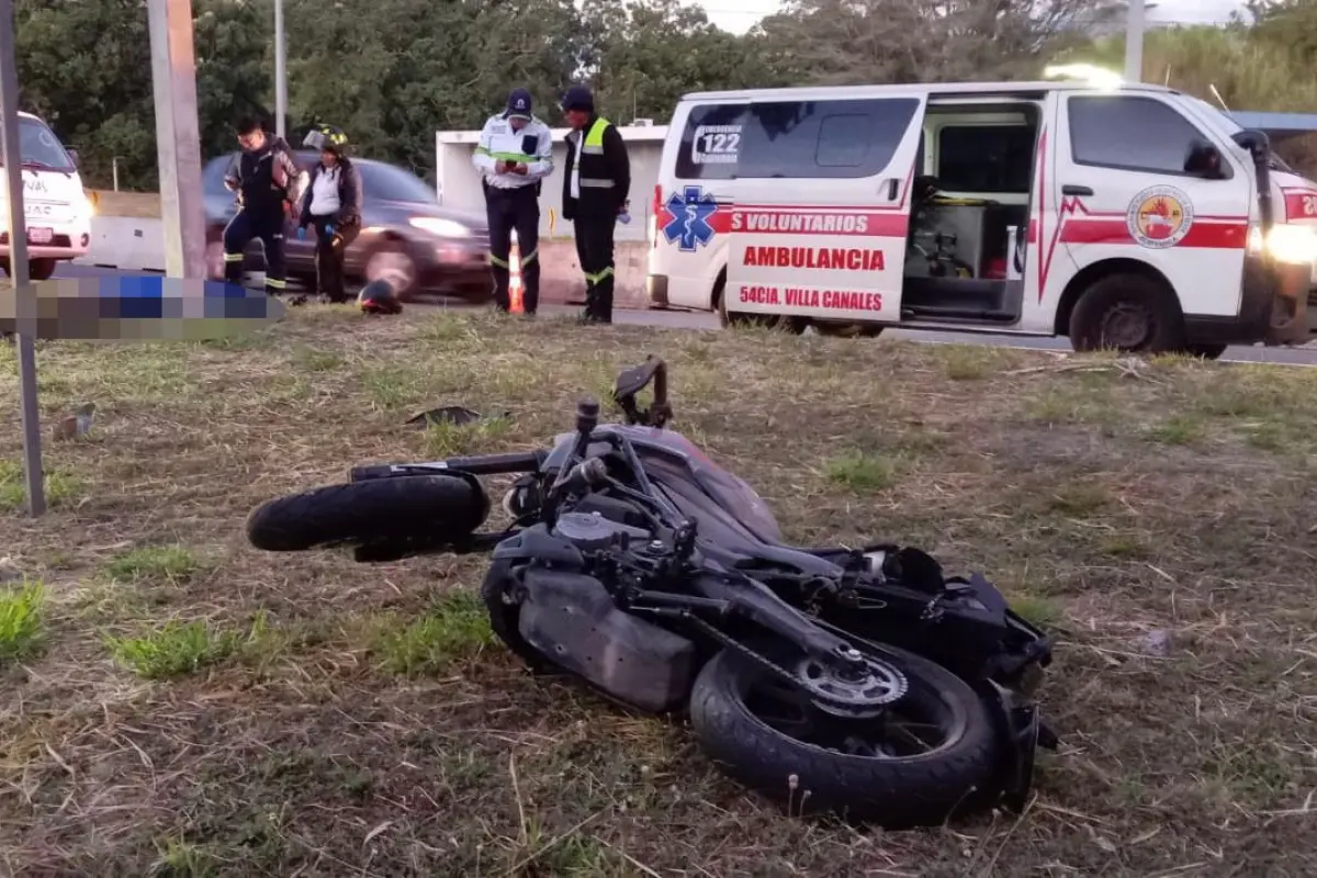 Motorista fallecido en la VAS. Foto: Bomberos Voluntarios