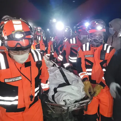Los adolescentes fueron localizados sin vida tras varias horas de permanecer desaparecidos. Foto: Bomberos Voluntarios