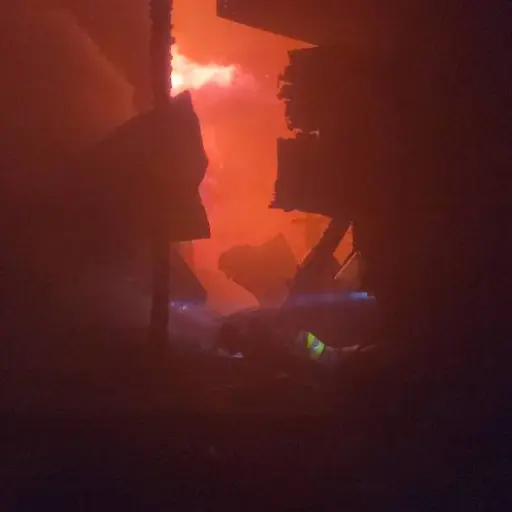 incendio-consume-locales-la-terminal-6-diciembre-2024 ,