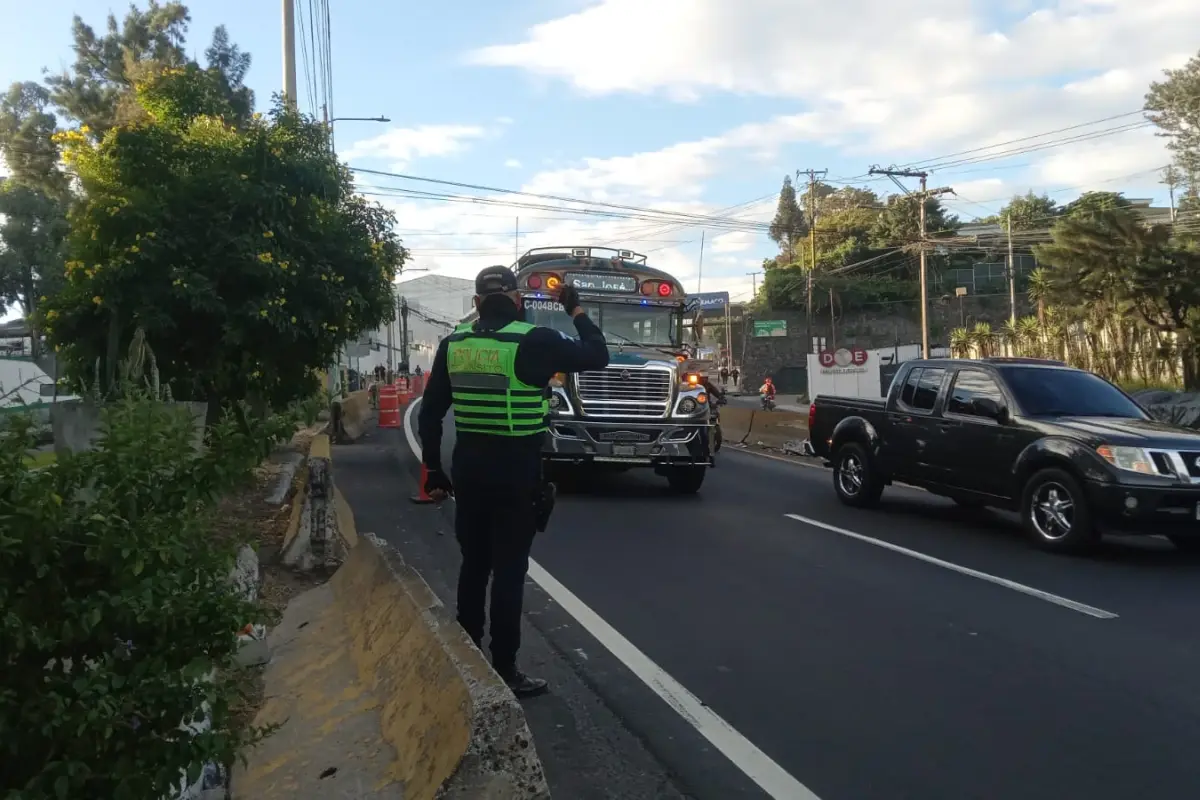 La tasa de accidentes viales aumenta durante las fiestas de fin de año y la Semana Santa, según las autoridades. Foto: PNC. 