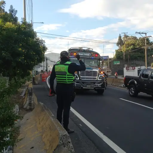 La tasa de accidentes viales aumenta durante las fiestas de fin de año y la Semana Santa, según las autoridades. Foto: PNC. 