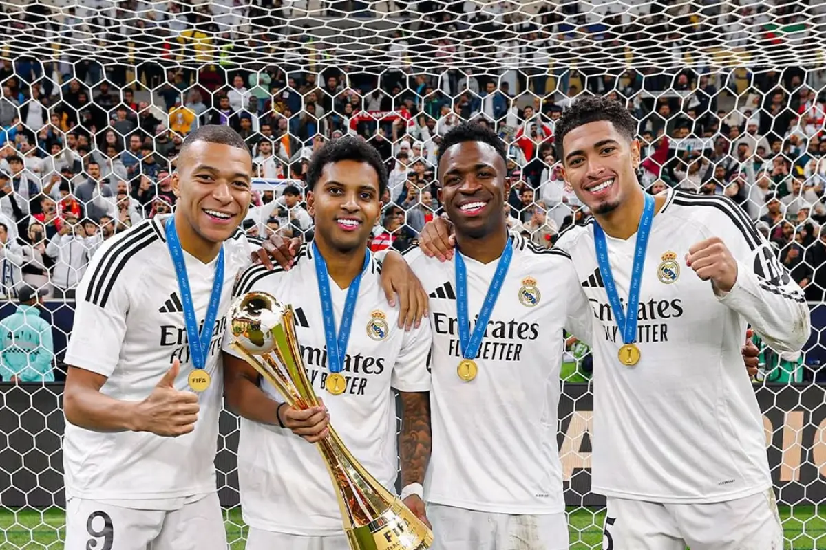 Kylian Mbappé celebra el titulo de la Copa Intercontinental junto a Rodrygo, Vinícius y Bellingham, instagram @realmadrid